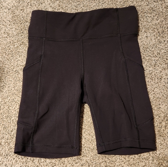 Multimedia invigorate high rise shorts with pockets - Picture 1 of 3